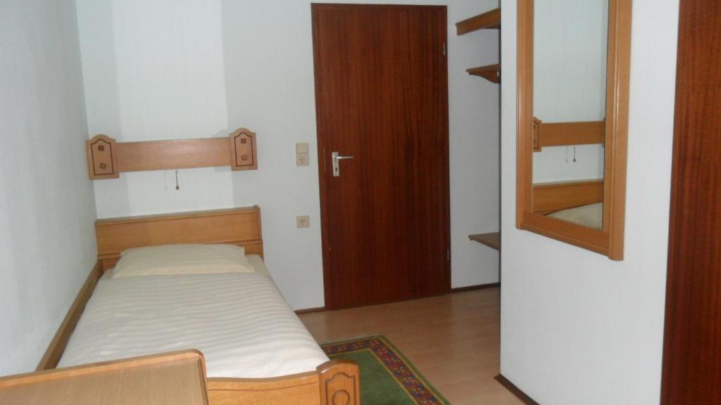 Hotel Badstube Otterberg Номер фото